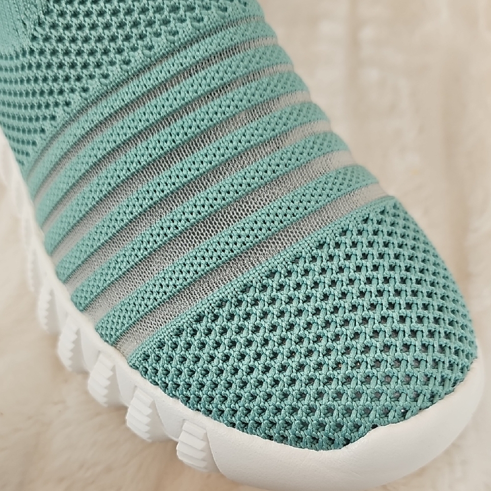 bernie mev. Teal and Gray Knit Sneakers - Picture 3 of 9